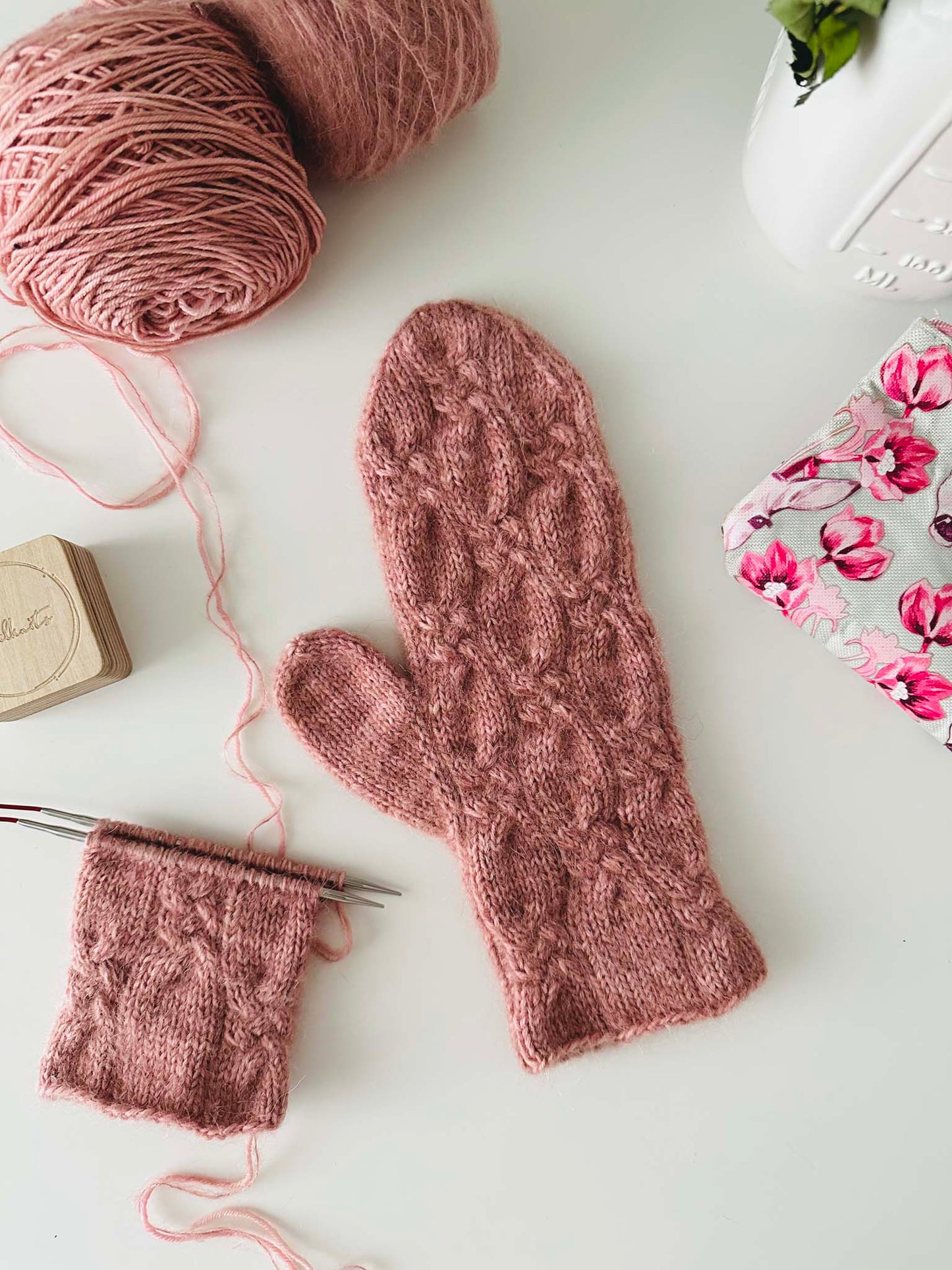 Flowerknot - Mittens pattern