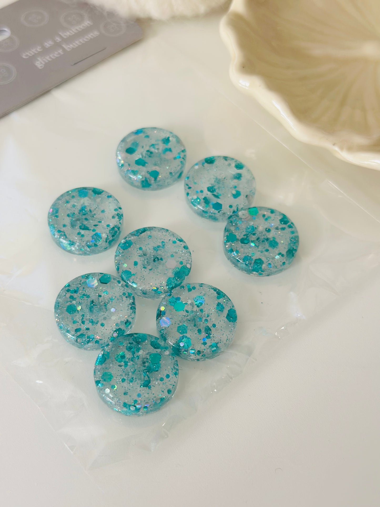 Glitter buttons 8pcs