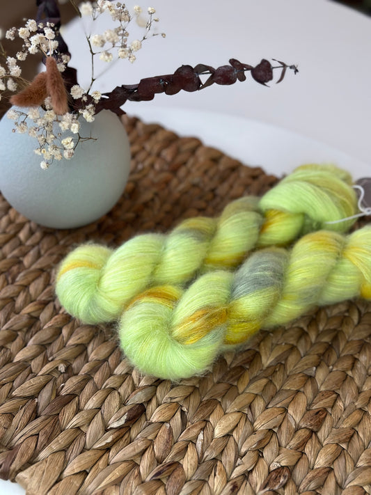 Udu Lite Yarn - Spring Alien