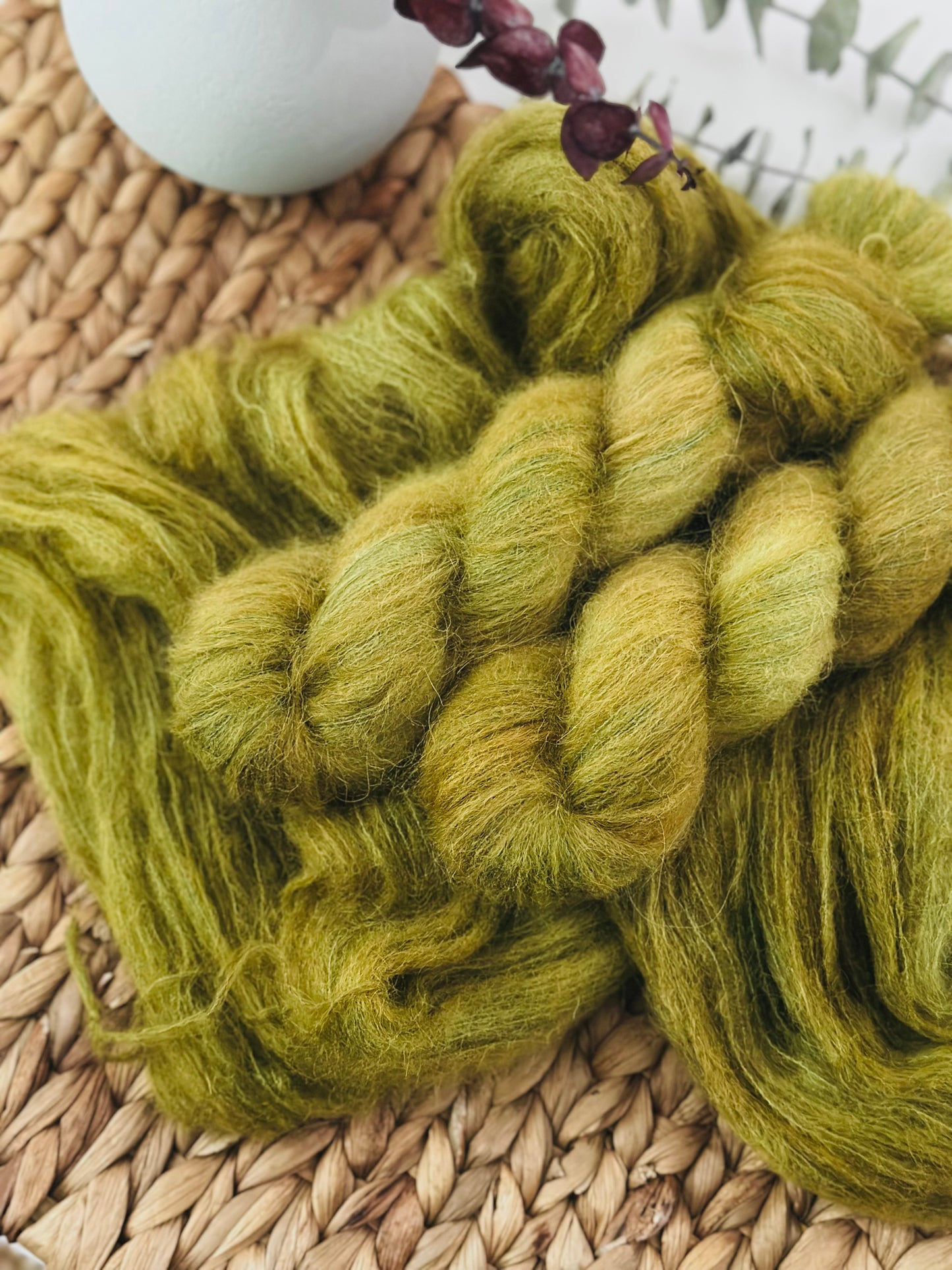 Udu Lite Yarn - Soft Pistachio